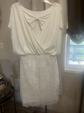 Sangria Super Cute Cream Dress with gold glimmer. NWT